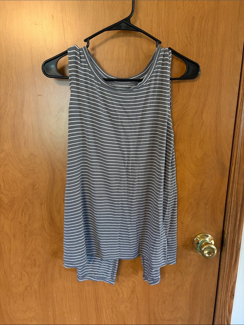 Old Navy Gray & White Striped Sleeveless Tank